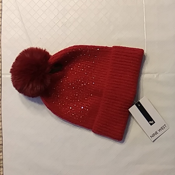 Nine West red sparkly winter hat w/ pom pom - Picture 1 of 5